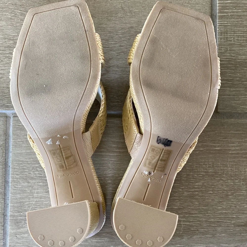 Dolce Vita Penny Sandal in Beige Size: 8